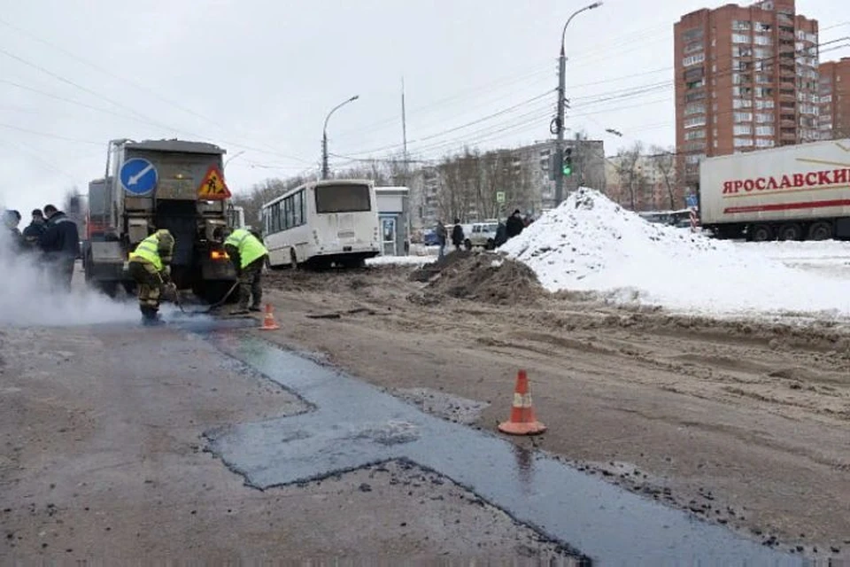 В Ярославле начался зимний ямочный ремонт дорог