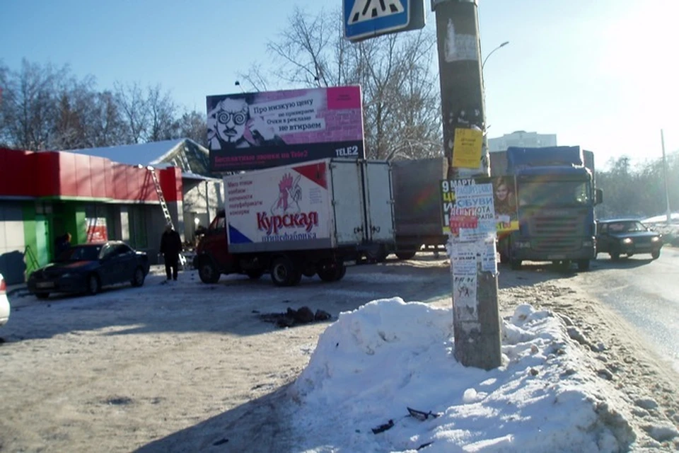 Во дворах последствия снегопада ликвидировали более 700 дворников управляющих компаний, сказали в обладминистрации