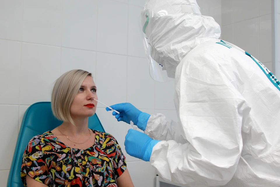 Перед вакцинацией сдавать тест на коронавирус необязательно, сообщил Мурашко