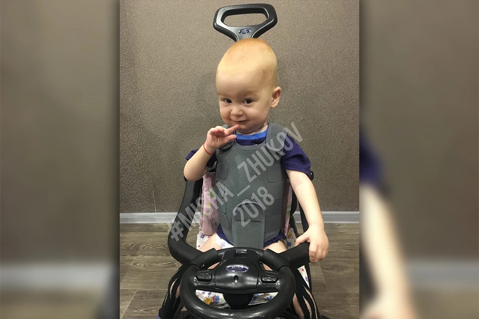 Мальчик вместе с родителями идет по непростому пути восстановления и реабилитации. И этот путь тернист.