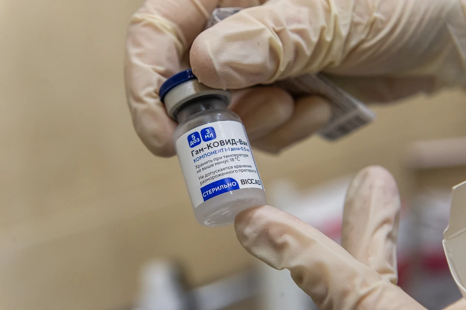 Массовая вакцинация от коронавируса в Санкт-Петербурге еще на началась. Поэтому те, кто хочет получить прививку, регулярно сталкиваются со сложностями.