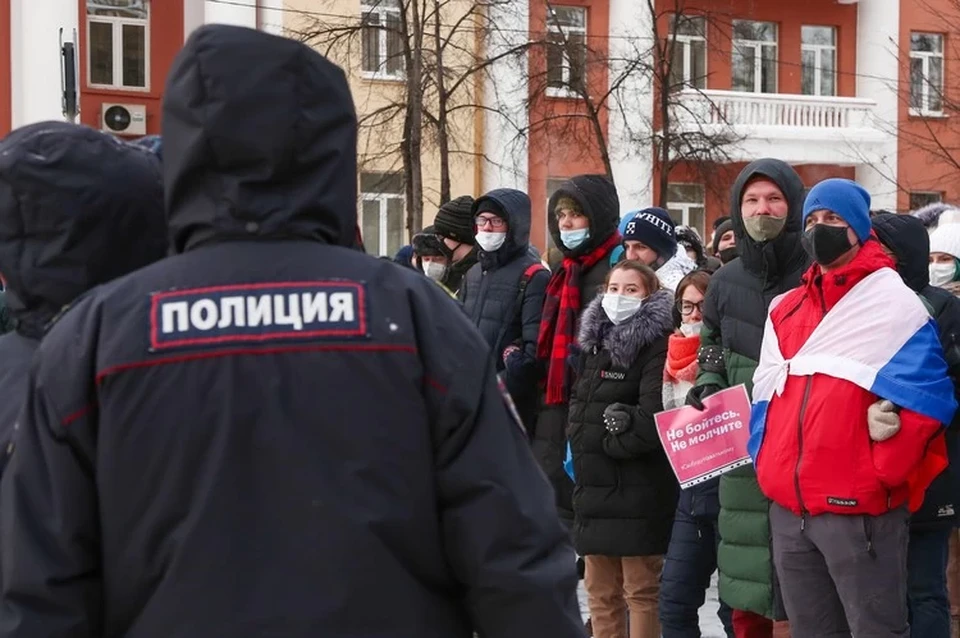 В МВД заявили, что около 4 тыс. человек участвуют в незаконной акции в центре Москвы. Фото: Максим Киселев/ТАСС