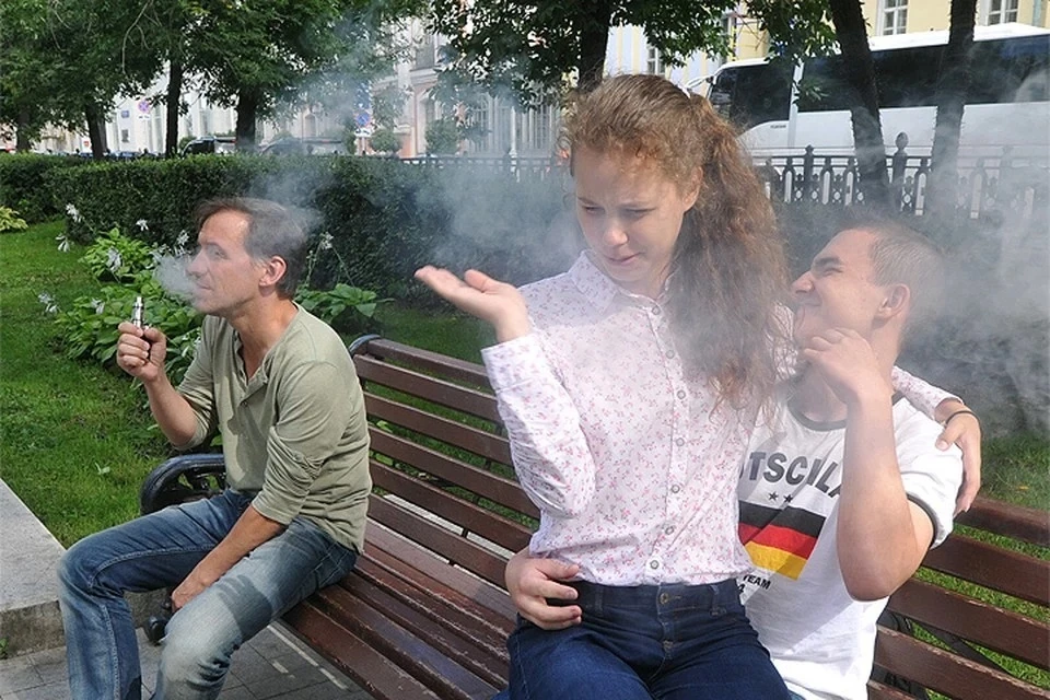В пандемию россияне стали больше курить
