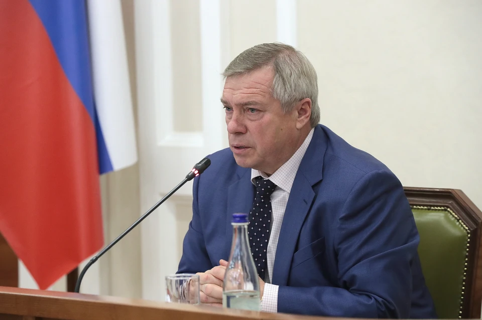 Василий Голубев начал пресс-конференцию с вопроса о вакцинации. ФОТО: пресс-служба правительства Ростовской области.