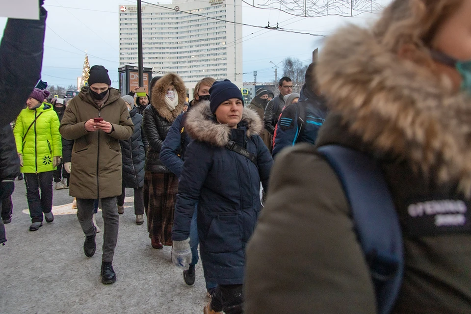 Виолетте Грудиной (в центре) грозит штраф до 25 тысяч рублей.