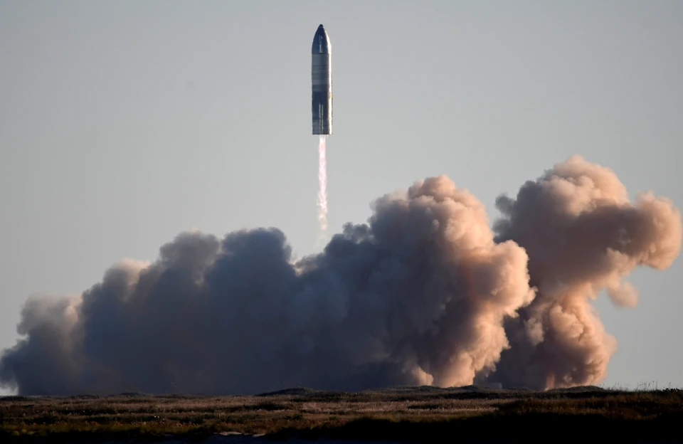 Космический корабль многоразового использования Starship предназначен для полетов на Марс и рассчитан на 100 человек
