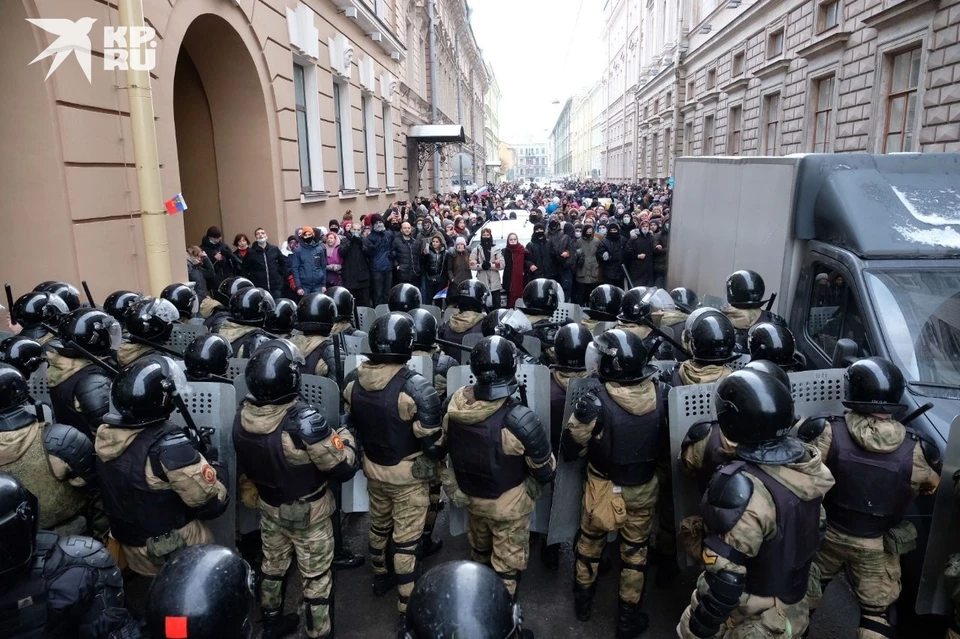В Петербурге столкновения с полицией