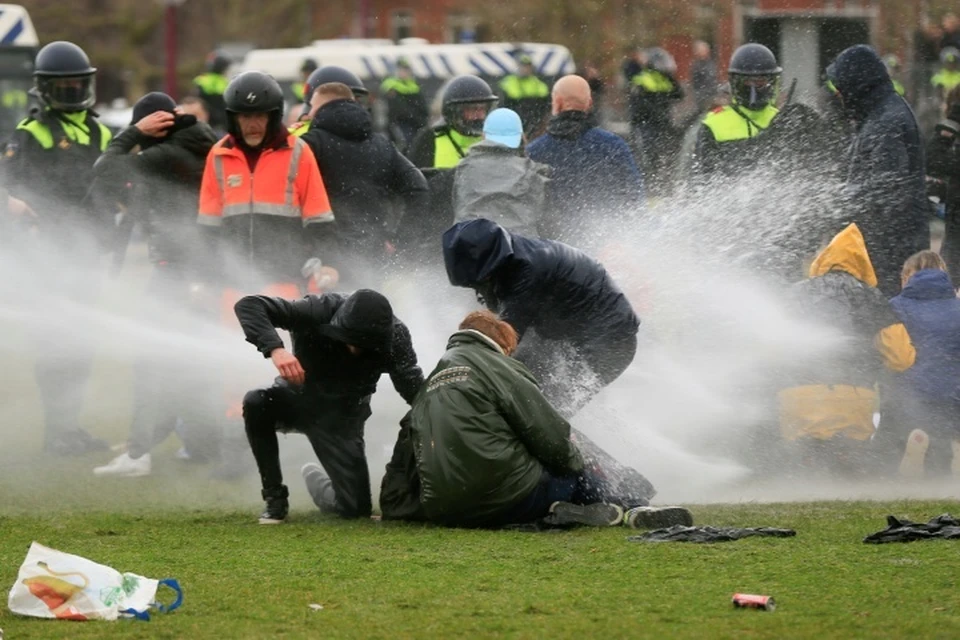 На очередной акции протеста в Амстердаме задержали более 30 человек