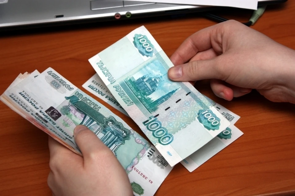 Смолянина подозревают в попытке дачи взятки в размере 15 тыс рублей.