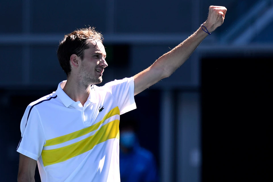 Даниил Медведев в первом круге Australian Open обыграл канадца Вашека Поспишила.