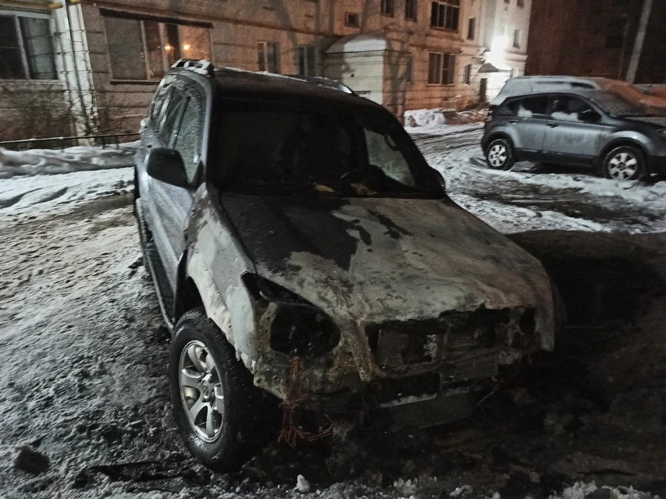 Пострадавший внедорожник