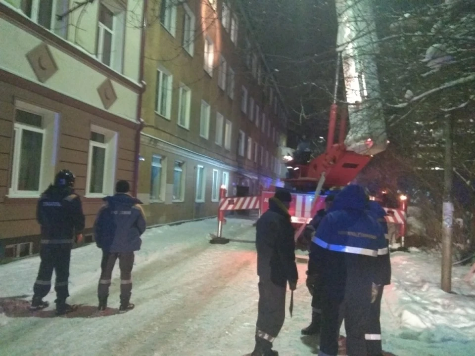 Пожар на улице Сибирской перепугал жителей соседних домов.