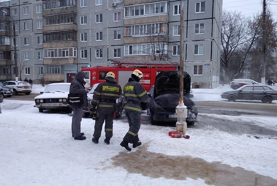 Автомобиль оперативно потушили