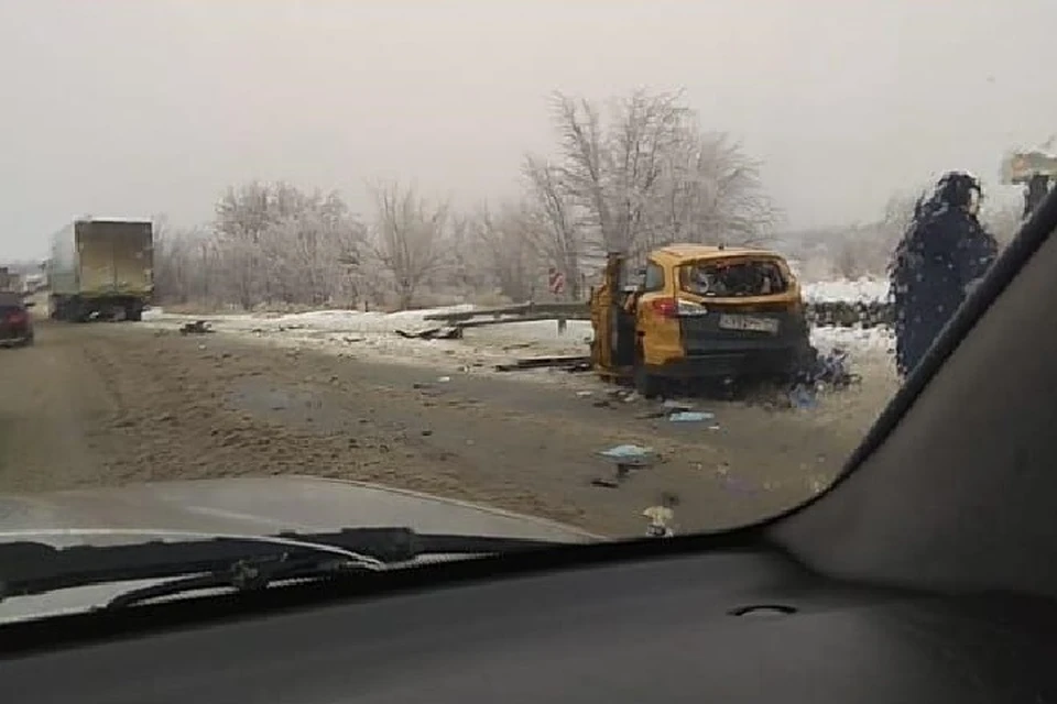 Водитель иномарки погиб, пассажир получил травмы.