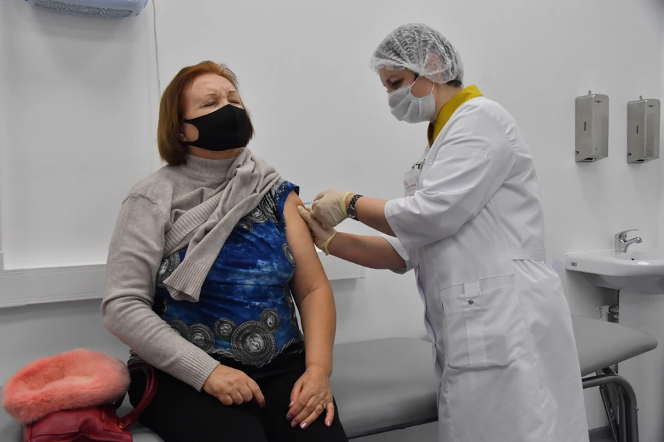 Массовая вакцинация в Кировской области продолжается.