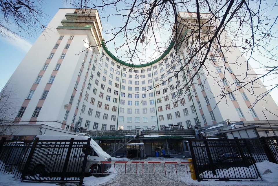 Здание гостиницы «Исеть» законсервировано с 2013 года