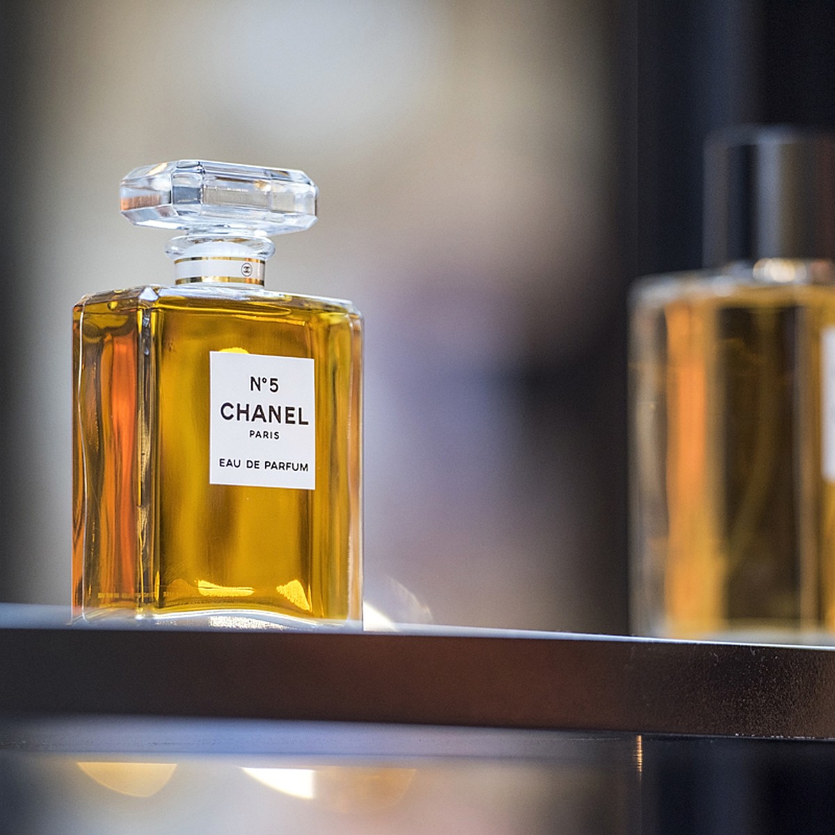 Ровно сто лет назад уроженец России изобрел формулу духов Chanel №5 - KP.RU