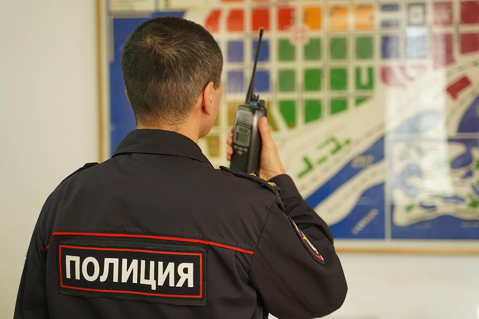 Полиция устанавливает мотив. По одной из версий, на убийство мужчина решился из-за ревности.