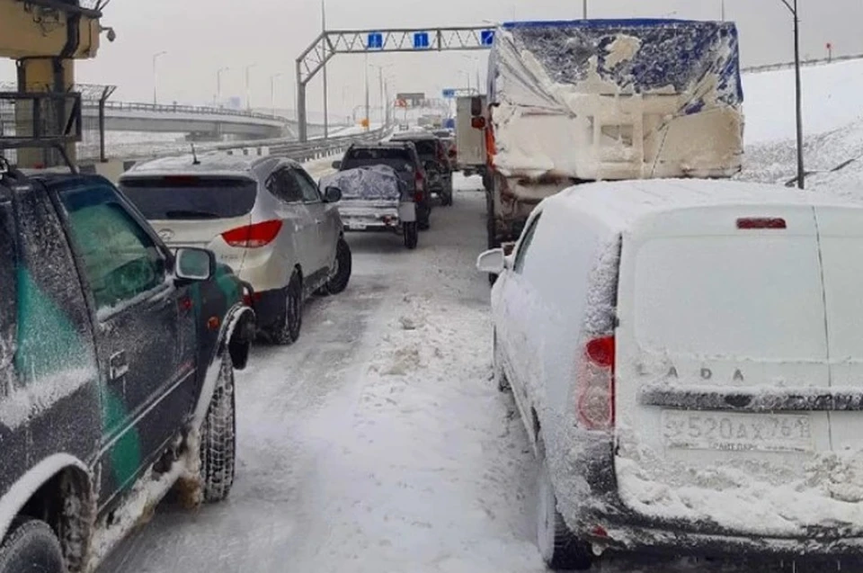 Почти сутки движение по трассе было закрыто