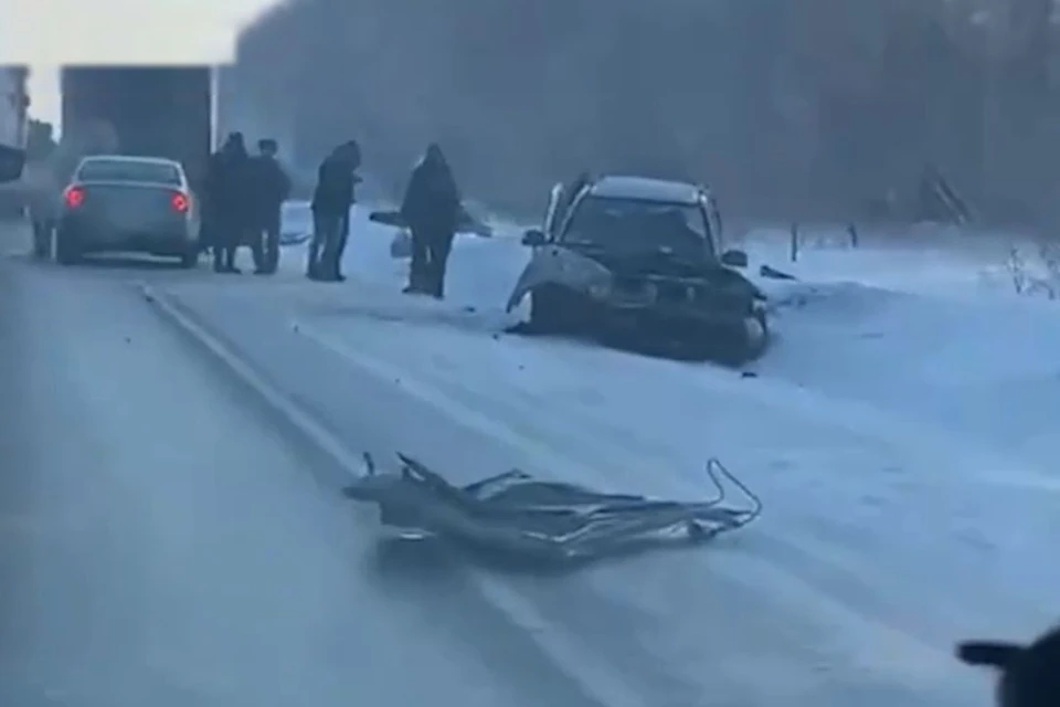 В аварии погиб один человек, еще пять пострадали. Фото: Кадр из видео\"АСТ-54"