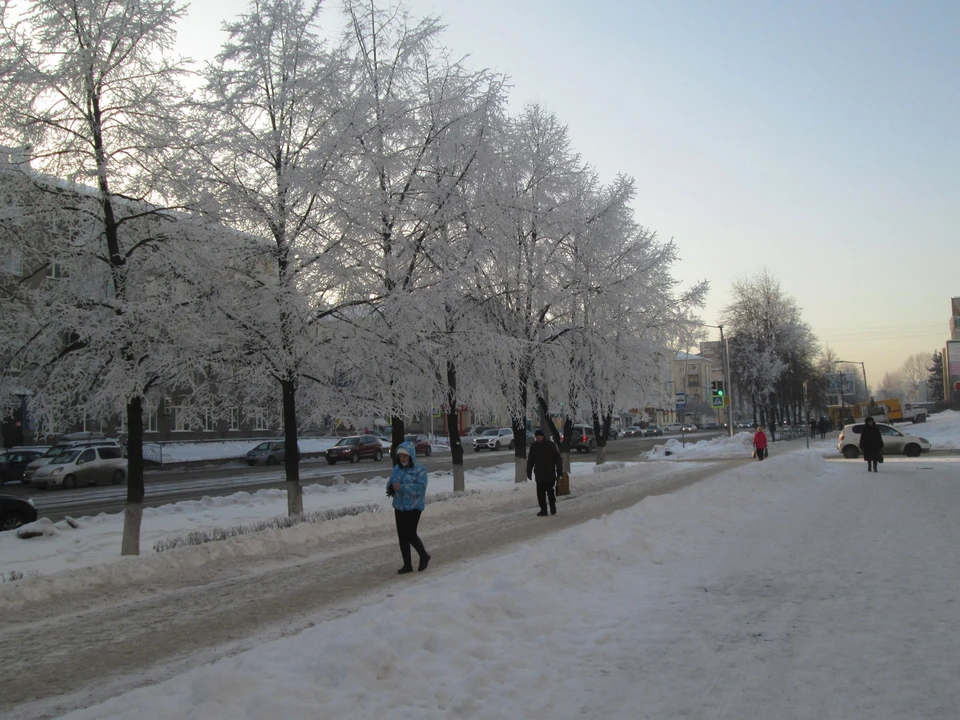 Погода в кузбассе. Похолодание и снег в Перми октябрь 2021. Похолодание и снег на набережной Перми 2021. Похолодание в Тюмени в августе 2021.