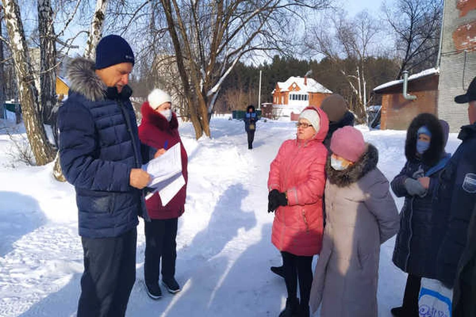 Власти отчитались перед жителями Спутника о результатах проведенных работ, а также подтвердили качество подаваемой воды. Фото: пресс-служба мэрии Томска.