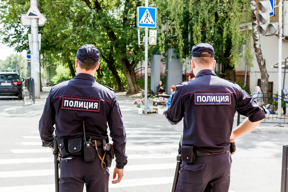 Сейчас молодые люди под подпиской о невыезде.