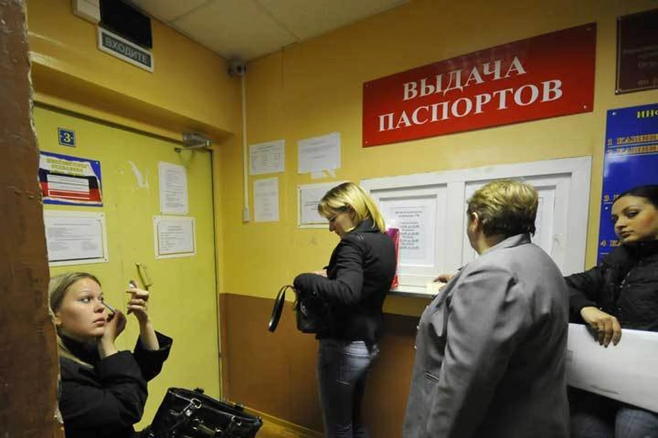 В незаконной выдаче паспортов подозревают дагестанского чиновника.