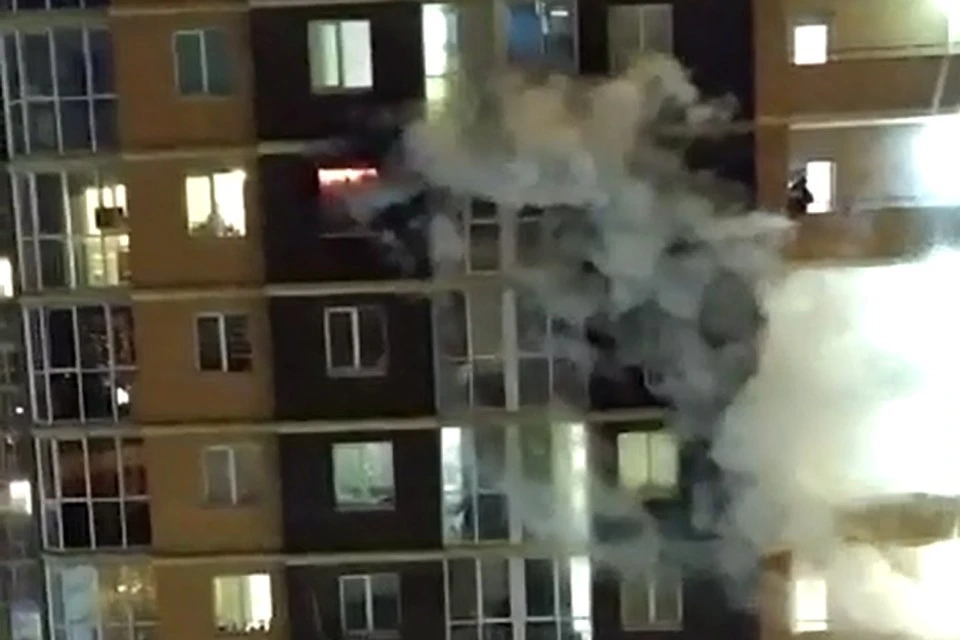 Пожар в ЖК "Фрегат-2" во Владивостоке. Фото предоставлено очевидцами