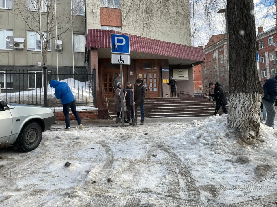 Парковку на Горького/Рабочей очистили