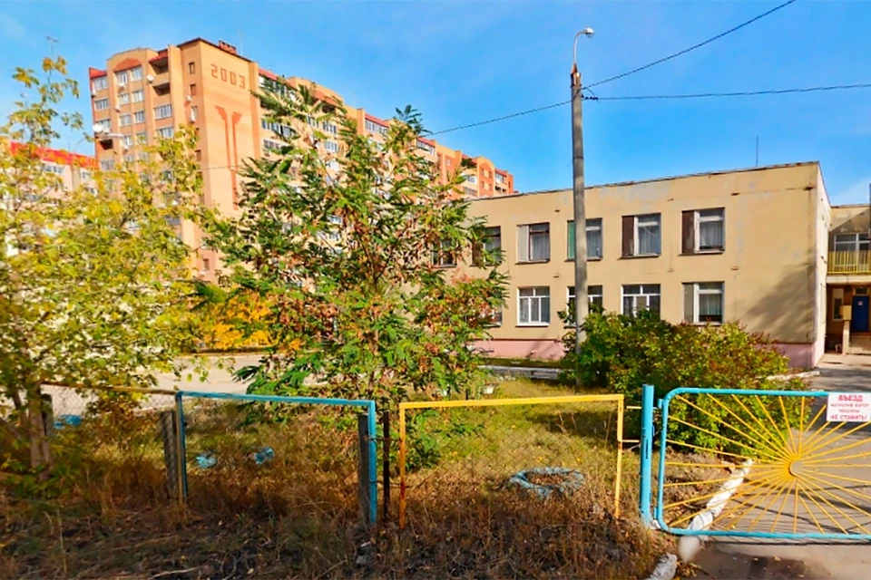 Уволившегося после жалоб родителей директора назначили руководить соседней школой. Фото: Яндекс.Карты