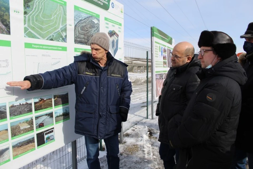 Власти также заявляют, что в будущем на месте свалки будет расти трава. Фото: пресс-служба общественной палаты Челябинской области.