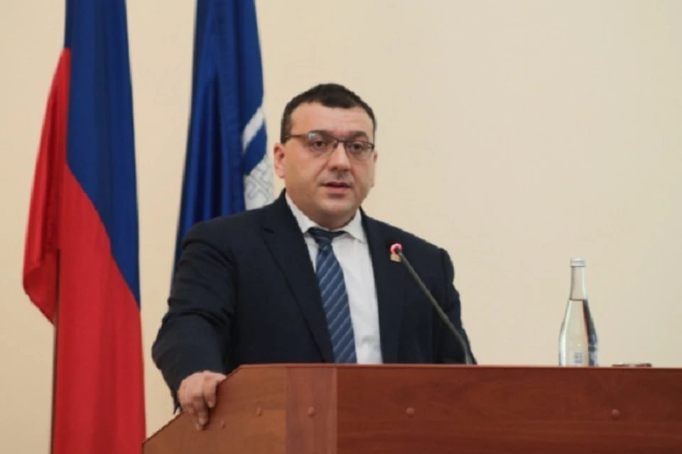 Директор городского Департамента транспорта Христофор Ермашов представил доклад. Фото: пресс-служба администрации Ростова