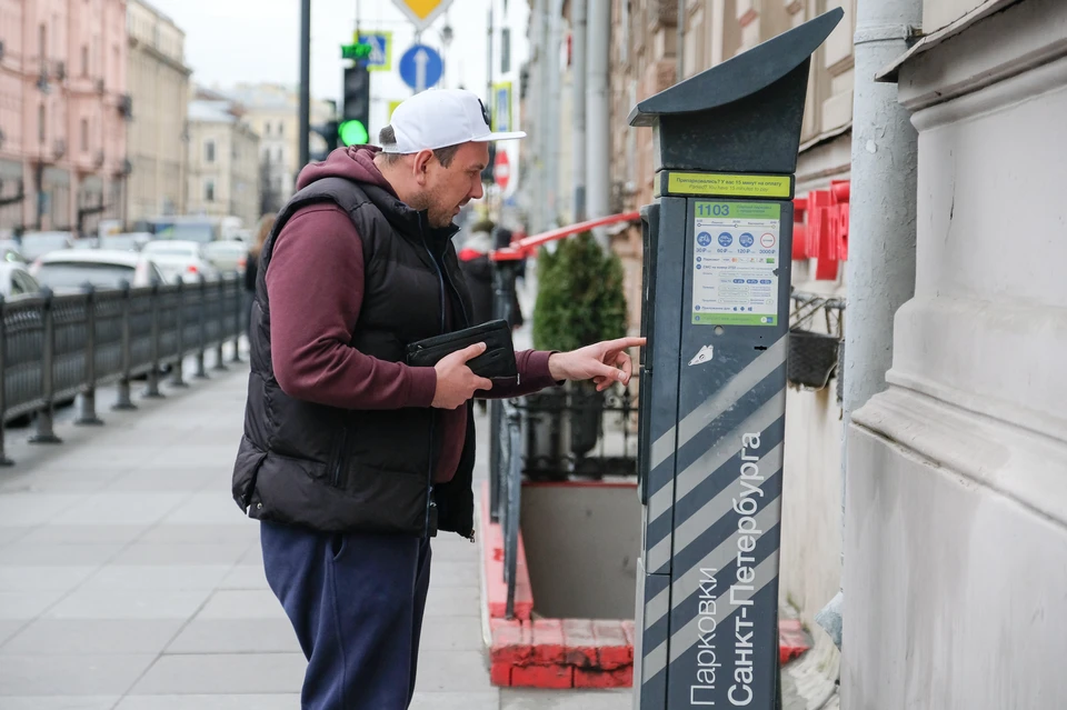 В центре организуют еще более 2000 платных машиномест.