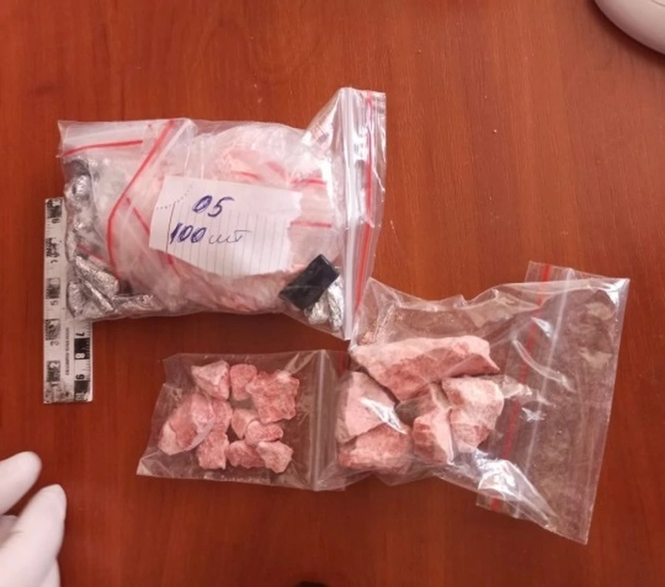 В Астрахани пресекли деятельность преступной группы из четырёх человек, которая занималась сбытом наркотического средства т.н. «скорости»