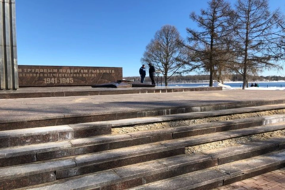 Мемориал рыбинск. Огонь славы Рыбинск. Мемориальный комплекс в Рыбинске. Вечный огонь Рыбинск.