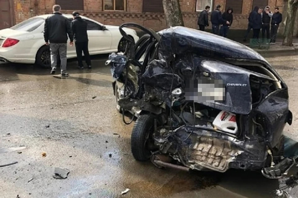 За рулем "БМВ" находился 18-летний парень. Фото: vk.com/etorostovnadonu