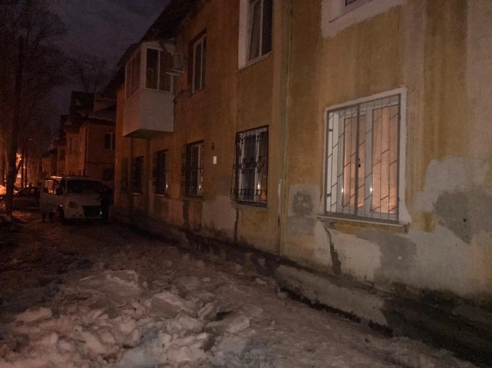 В Самаре погибла женщина из-за схода снега на улице Металлистов. Фото - следственный комитет