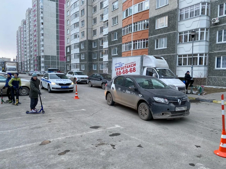 Во дворе на Широтной в Тюмени водитель сбил семилетнего мальчика.