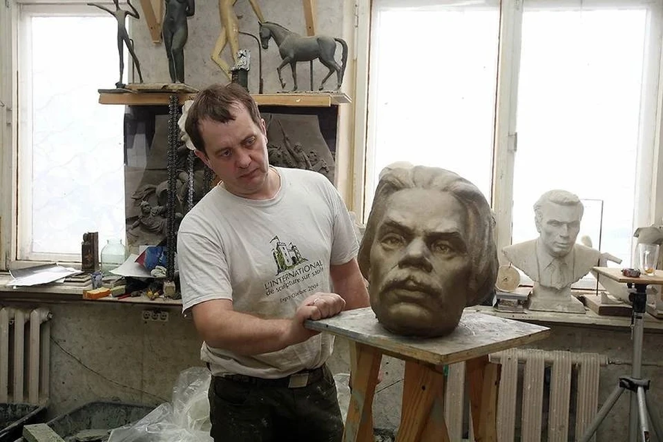Фрагмент памятника Максима Горького в мастерской. Фото: Николай Нестеренко