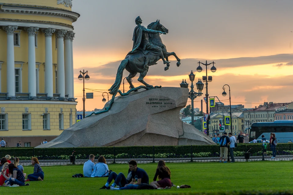 Мобильное приложение для туристов представили в Петербурге.