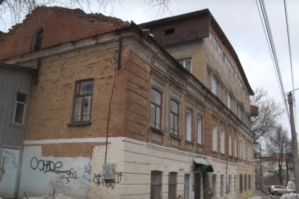 Дом, в котором проживает пенсионерка, признали аварийным еще в 2013 году. Фото: vk.com/kirovoficial
