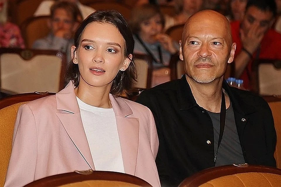 В сентябре 2019 года режиссер Федор Бондарчук сыграл свадьбу с актрисой Паулиной Андреевой.