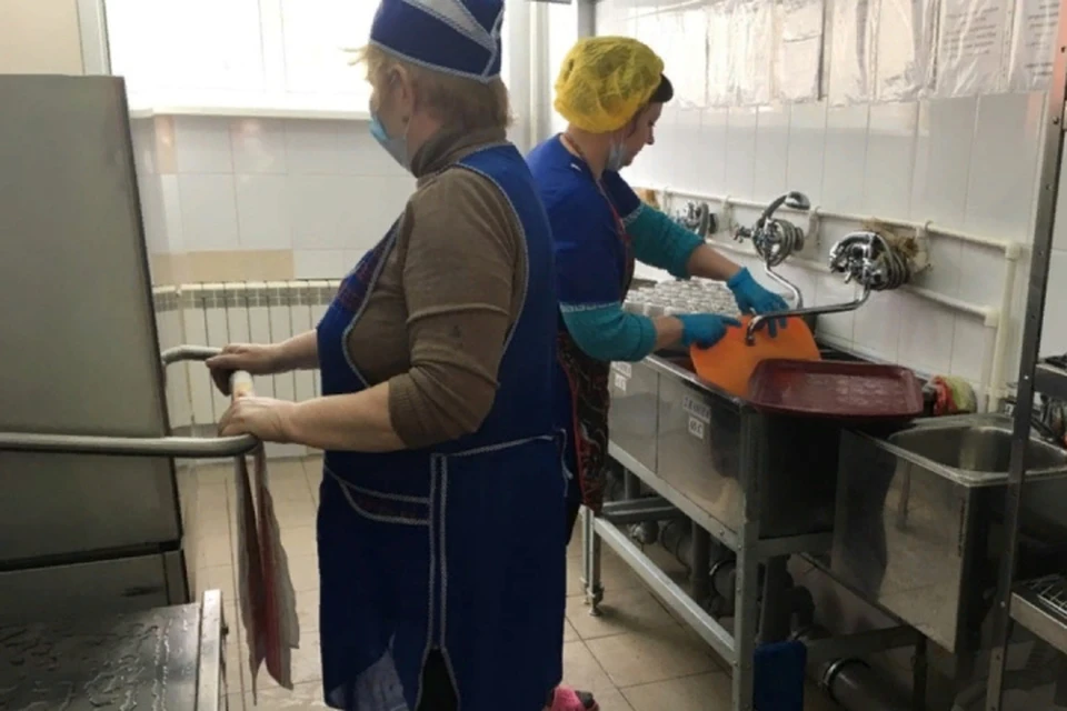 Проверки пищеблоков в кировских школах будут продолжаться. Фото: vk.com/kirovoficial