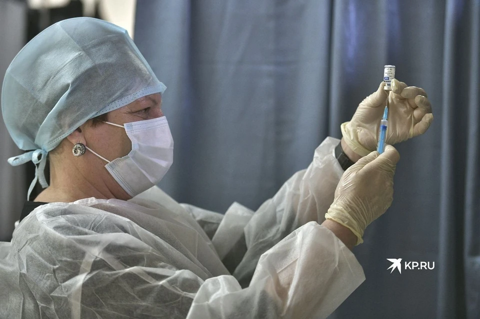 В Свердловской области продолжается вакцинация от COVID-19.