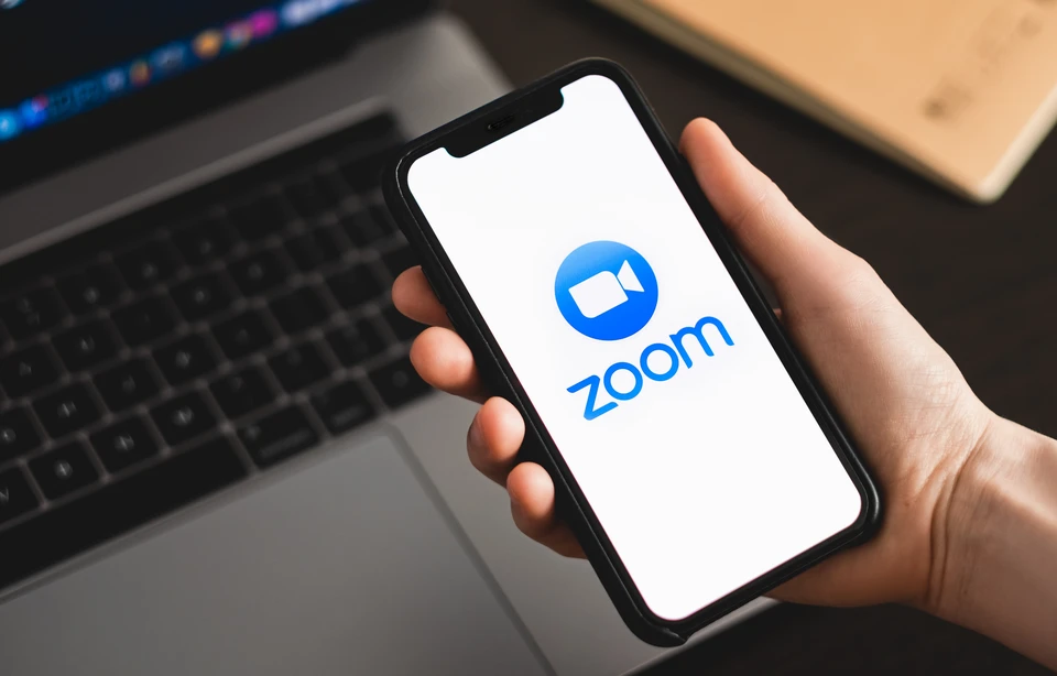 Компания Zoom Video Communications запретила продавать свои услуги государственным учреждениям и компаниям с государственным участием в России и СНГ.