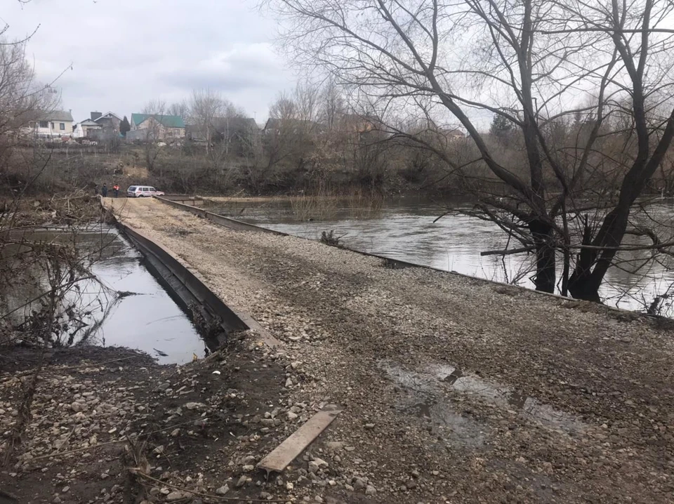Некоторые мосты реки уже освободили