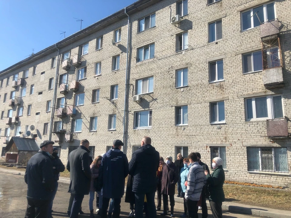 Проблемную пятиэтажку на Вахитова в Тюмени начали ремонтировать.