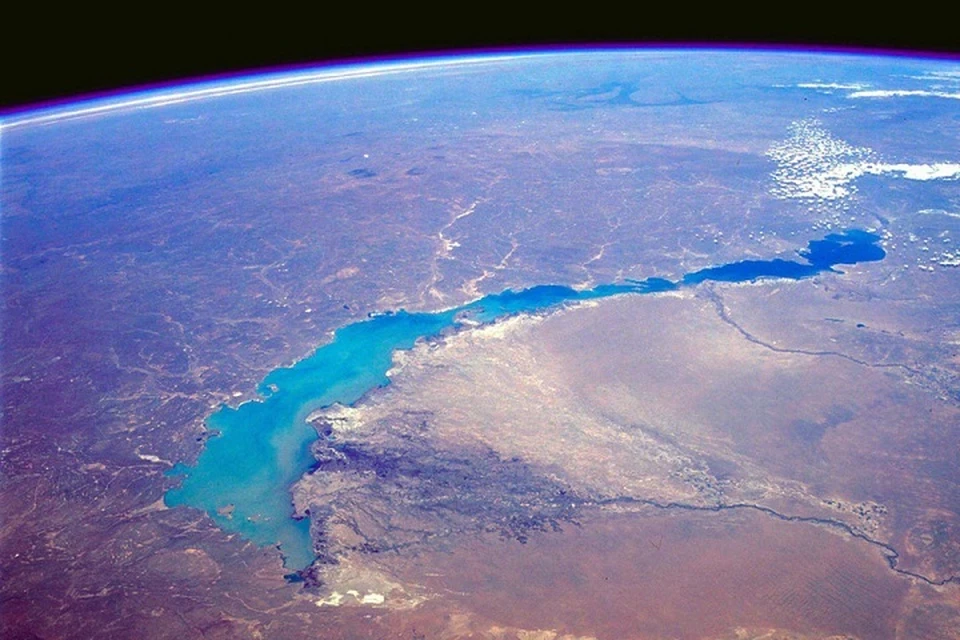 Снимок озера Балхаш из космоса.