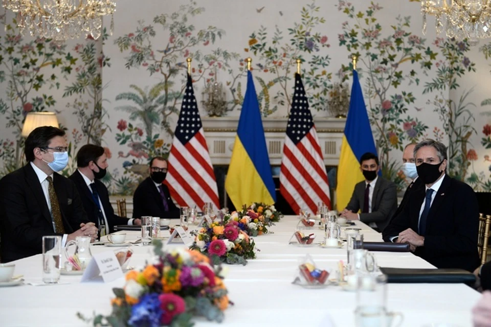 Встреча госсекретаря США Энтони Блинкена с украинским министром иностранных дел Дмитрием Кулебой в Брюсселе